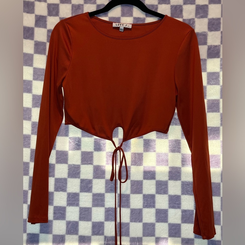 3 for 30!!! 🛍️ love J Tie Front Long Sleeve Crop Top